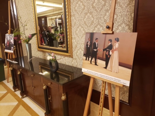 パネルの展示・生け花の展示