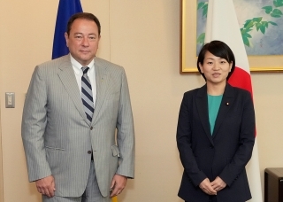 photo1